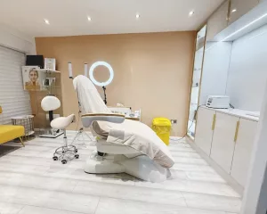 InjectorMaya-inside-the-clinic