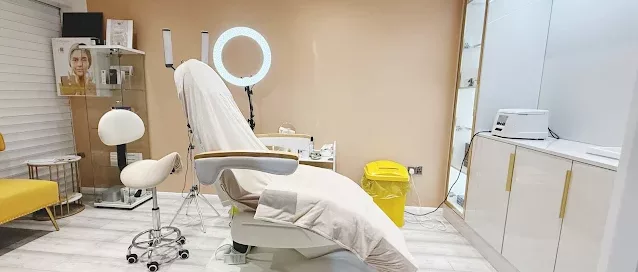 InjectorMaya-inside-the-clinic